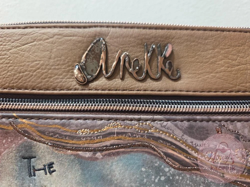 Kabelka "Anekke Core 3-Compartement Medium Crossbody Bag"