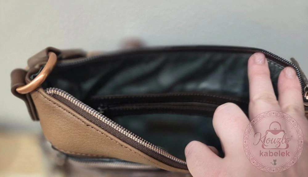 Kabelka "Anekke Core 3-Compartement Medium Crossbody Bag"
